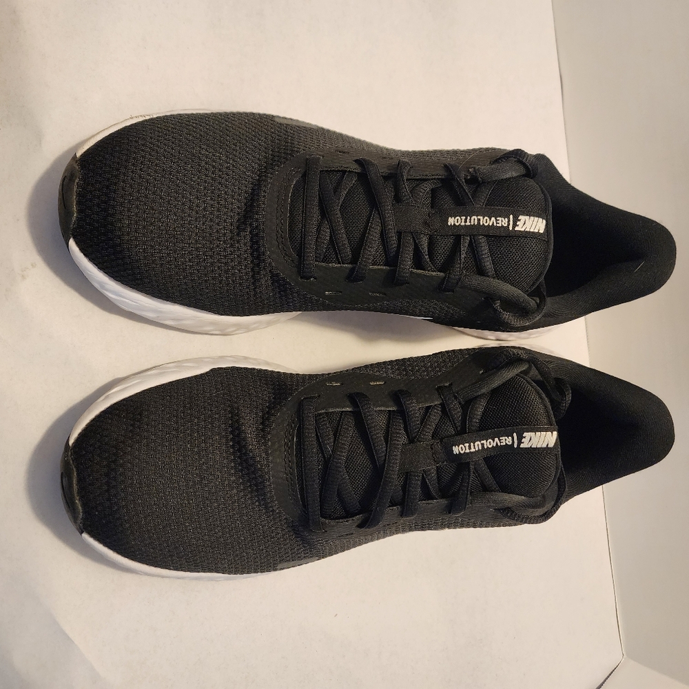Women's Nike Revolution‎ size 11 - Picture 2 of 7